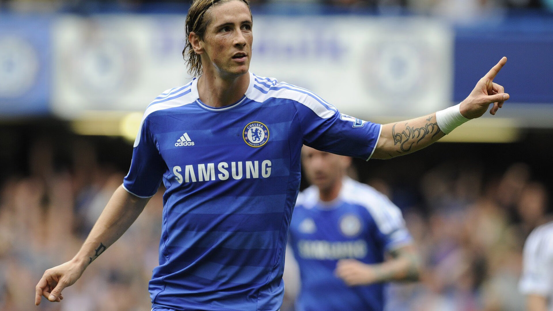 英超裁判语义模型提升多语境判罚准确率,英超裁判服装