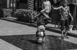 乐鱼体育网址入口-“2025世界运动会：运动舞蹈，舞者用节奏打破极限，激烈角逐精彩不停”